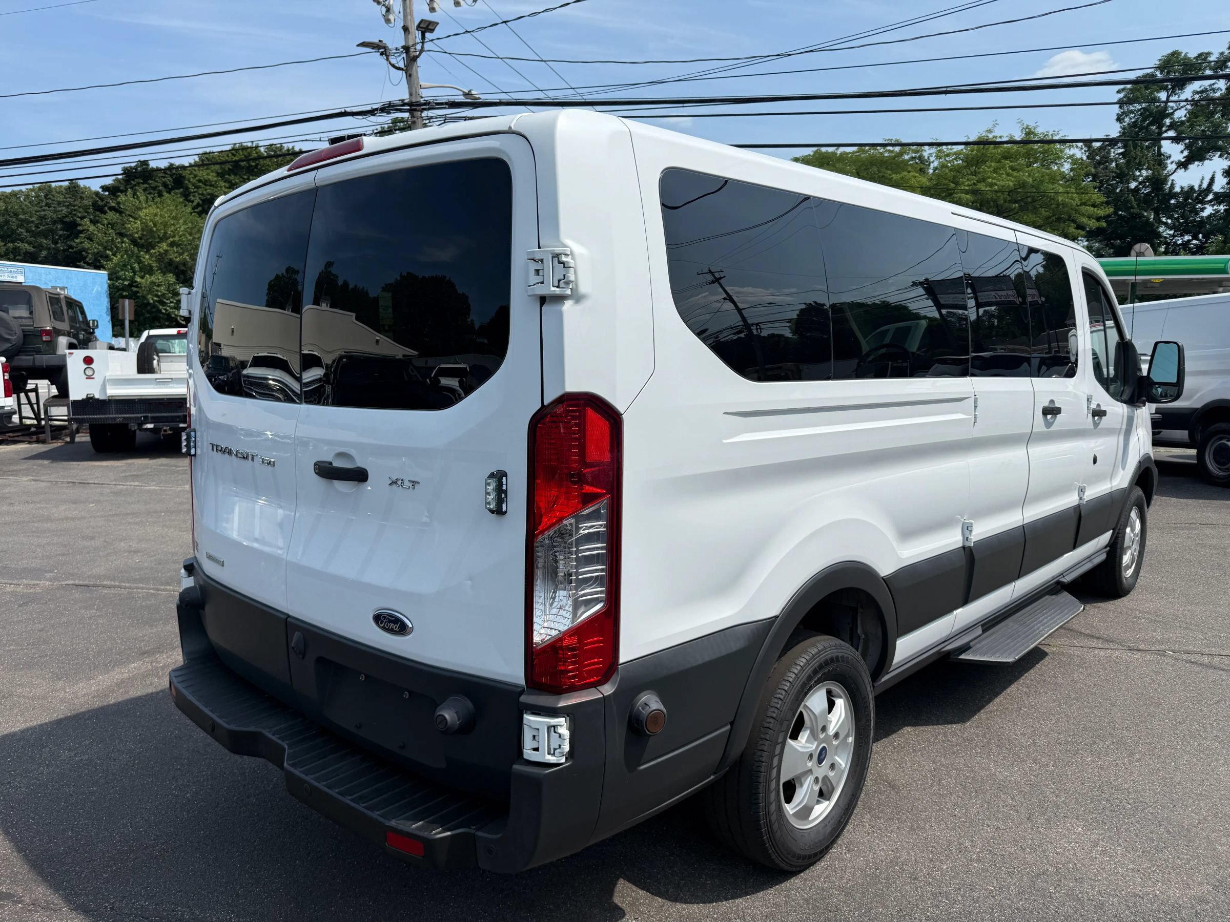 Used 2018 Ford Transit 350 XLT RWD image 7