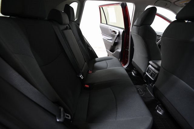 Used 2020 Toyota RAV4 LE image 27