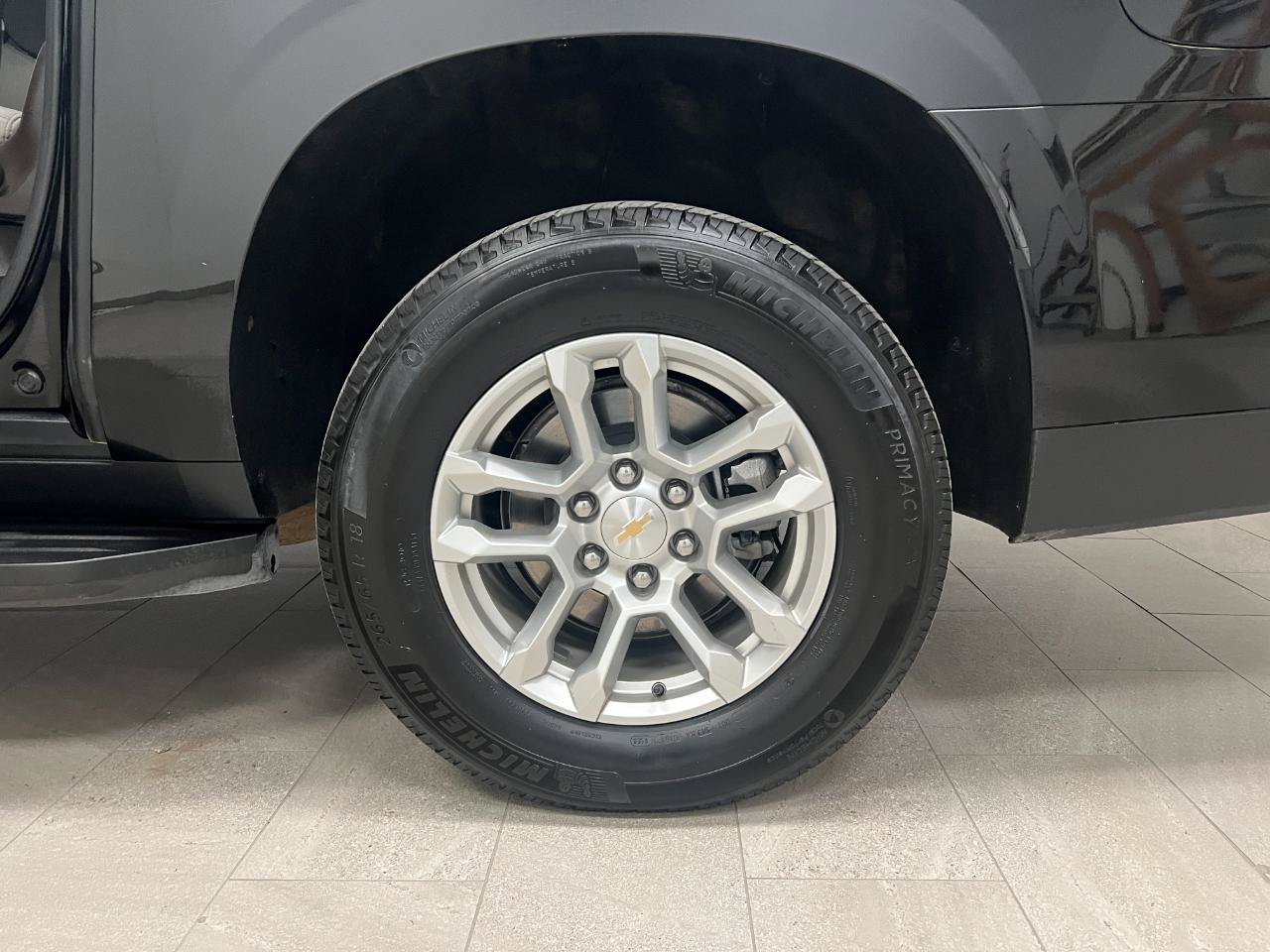 Used 2025 Chevrolet Suburban LT AWD/4WD image 76