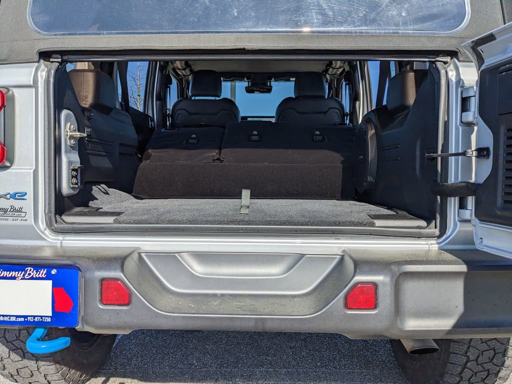 Used 2024 Jeep Wrangler Unlimited Sahara w/ Technology Group image 47