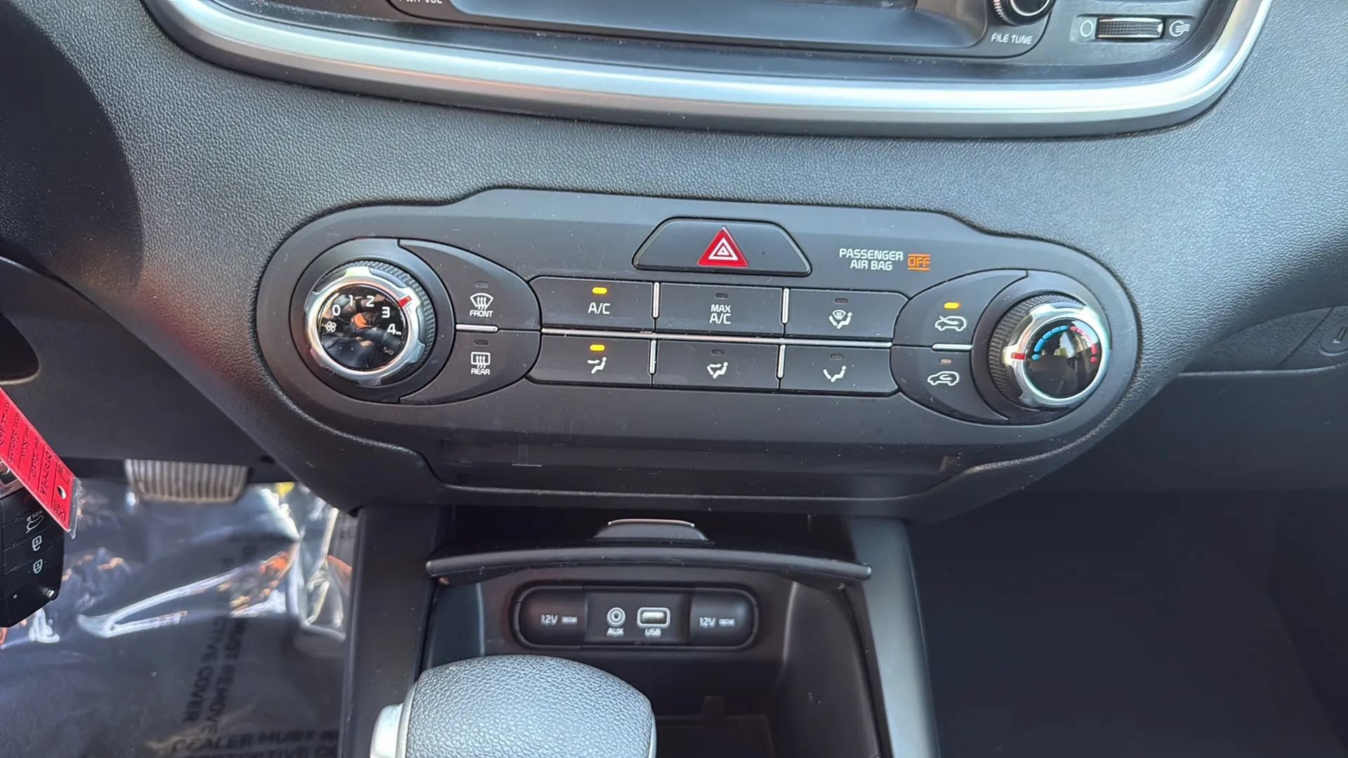 Used 2020 Kia Sorento LX AWD/4WD image 35