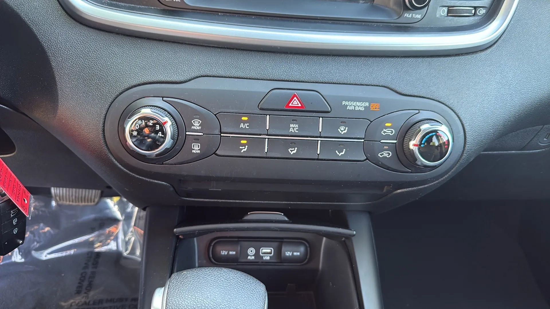 Used 2020 Kia Sorento LX AWD/4WD image 35