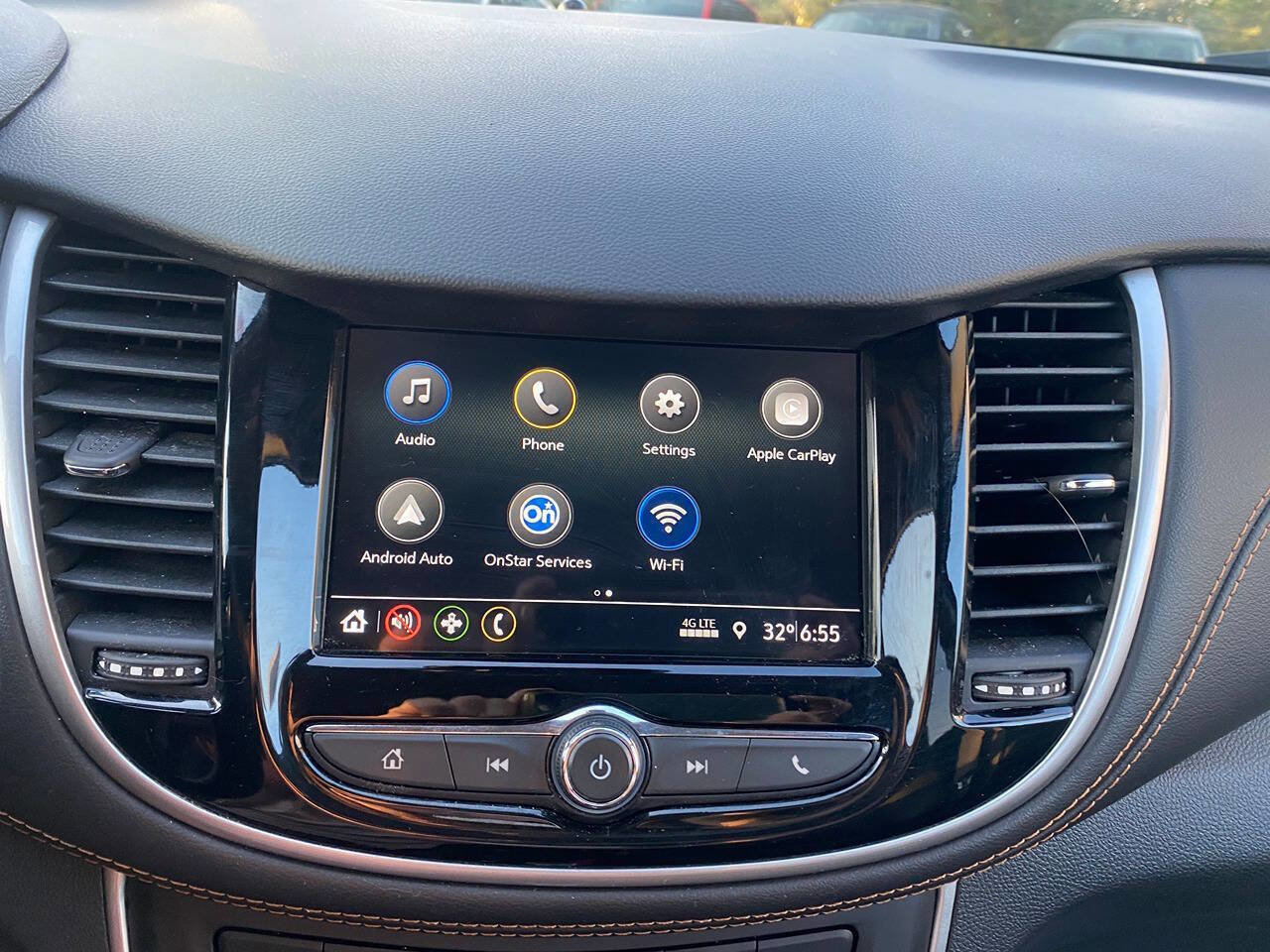 Used 2019 Chevrolet Trax LT w/ LT Convenience Package image 22