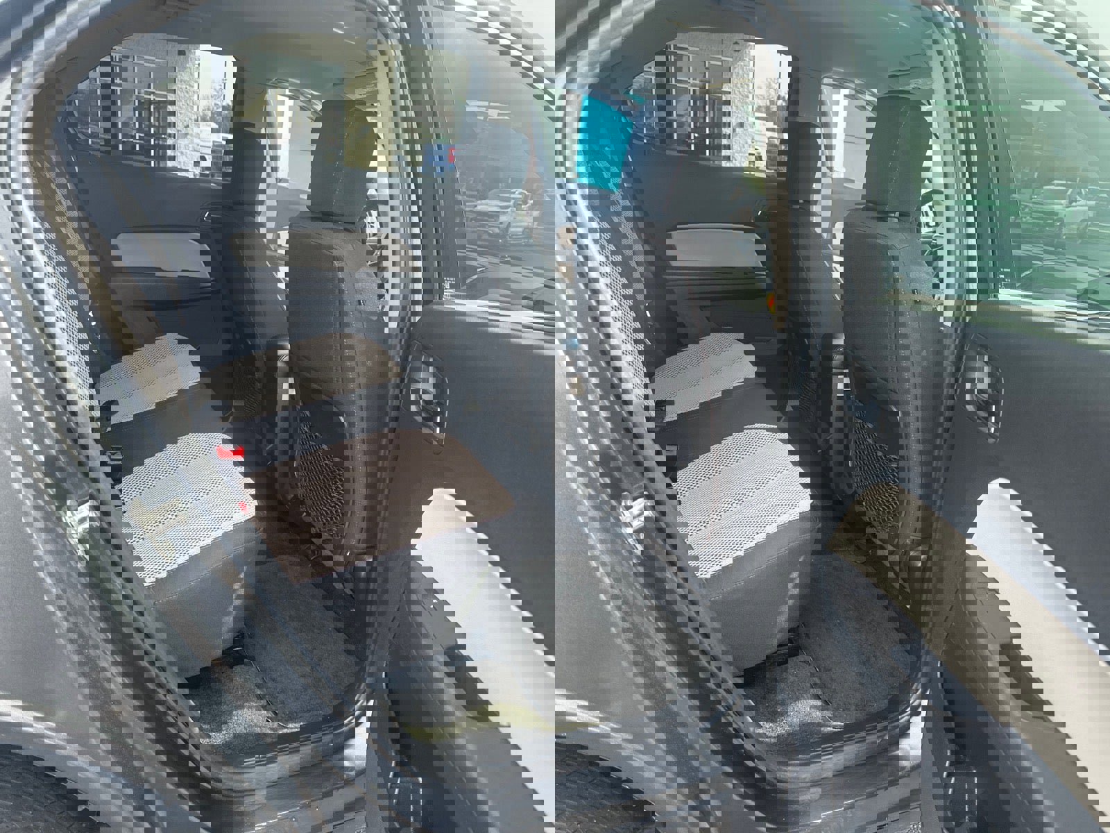 Used 2017 Chevrolet Equinox LT image 17