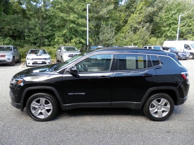 Used 2022 Jeep Compass Latitude w/ Sun and Sound Group AWD/4WD image 5