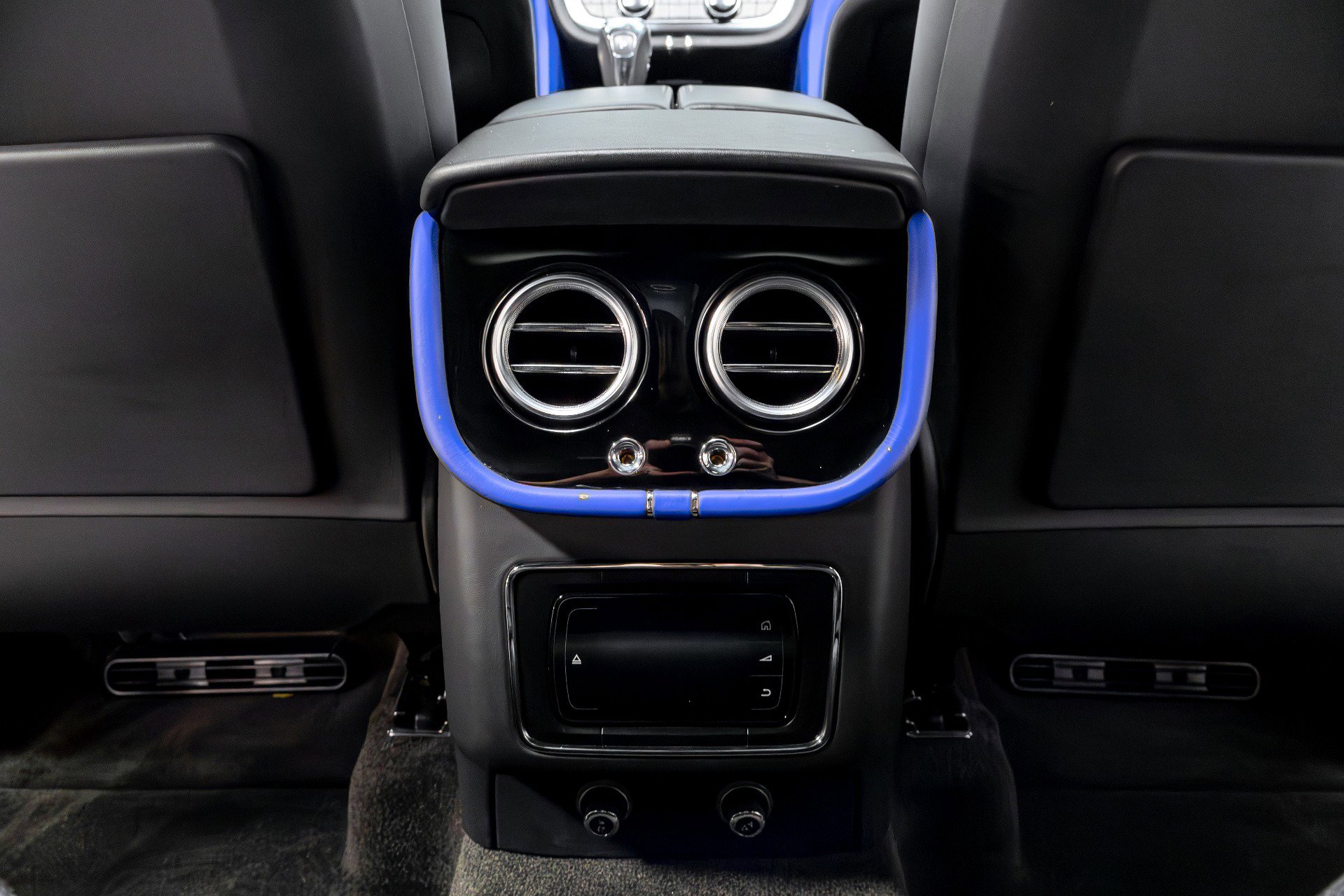 Used 2020 Bentley Bentayga Design Series image 27