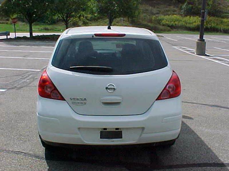 Used 2010 Nissan Versa 1.8 S w/ PWR Plus Pkg FWD image 6