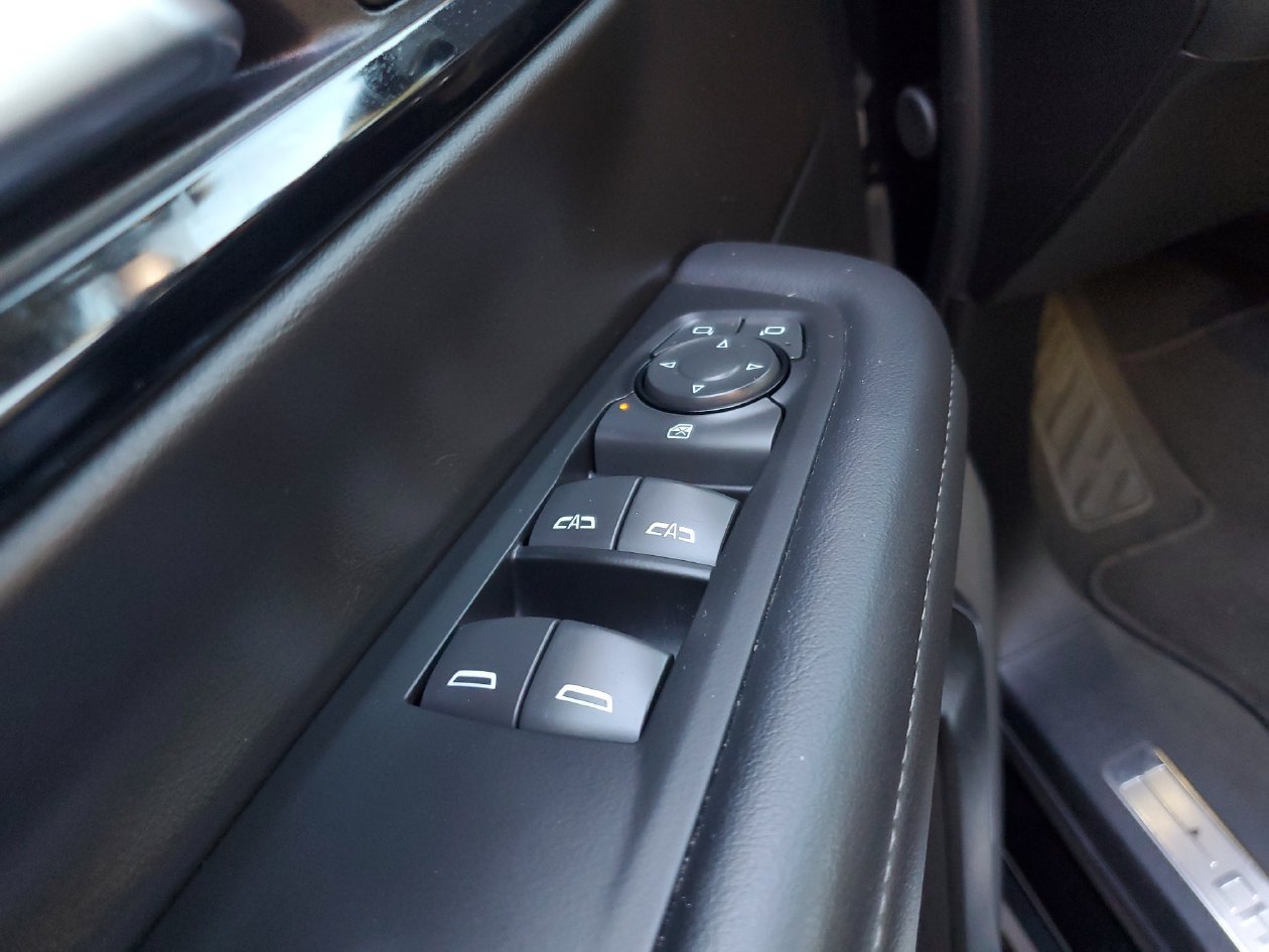 Used 2025 Chevrolet Tahoe LT RWD image 16