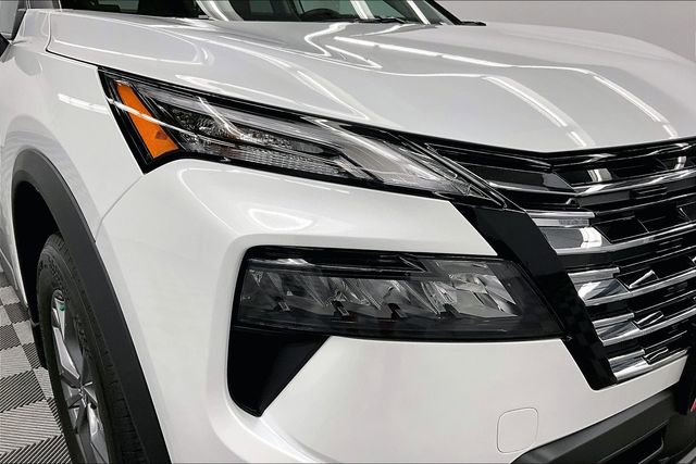 New 2025 Nissan Rogue S image 14