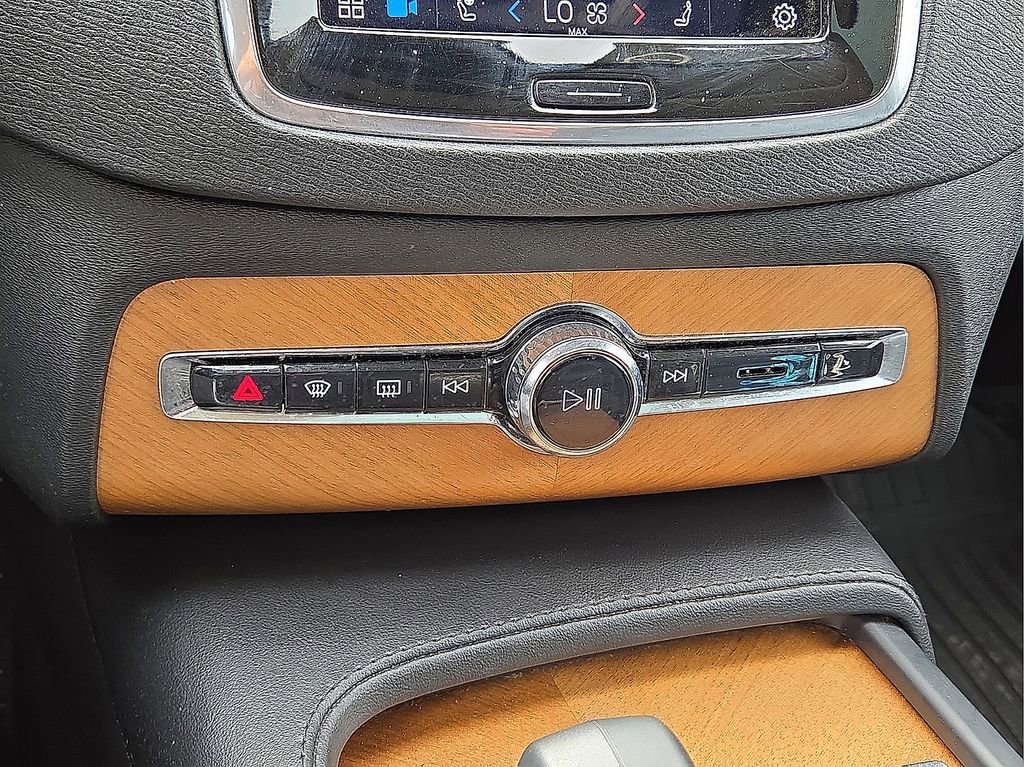 Certified 2023 Volvo XC90 B6 Plus w/ Protection Package Premier image 31