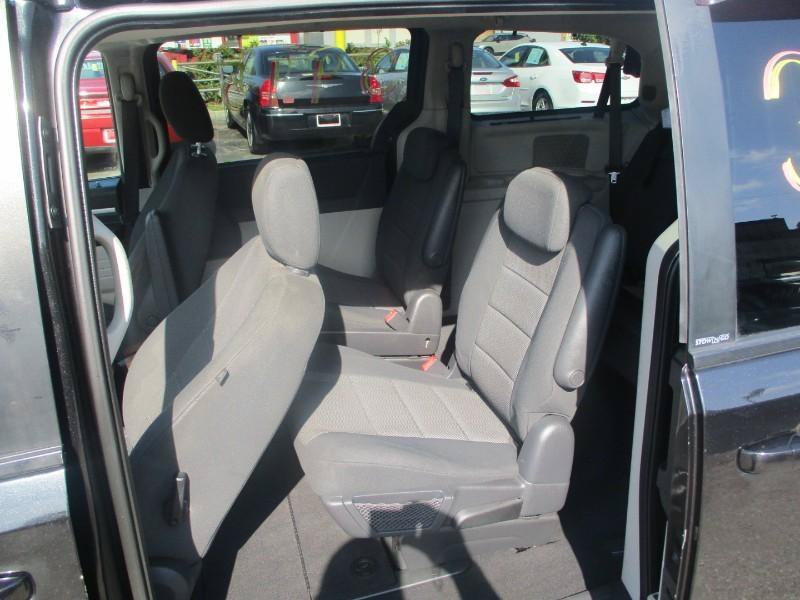 Used 2008 Dodge Grand Caravan SXT w/ Family Value Group FWD image 9