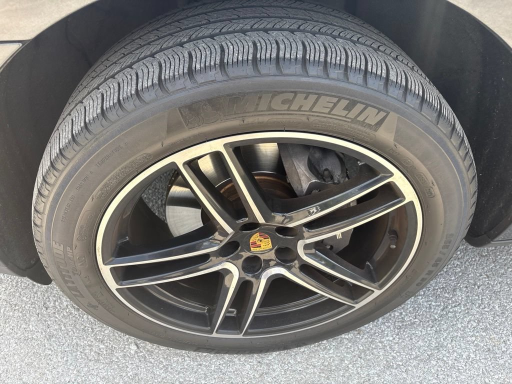 Used 2021 Porsche Macan AWD/4WD image 8