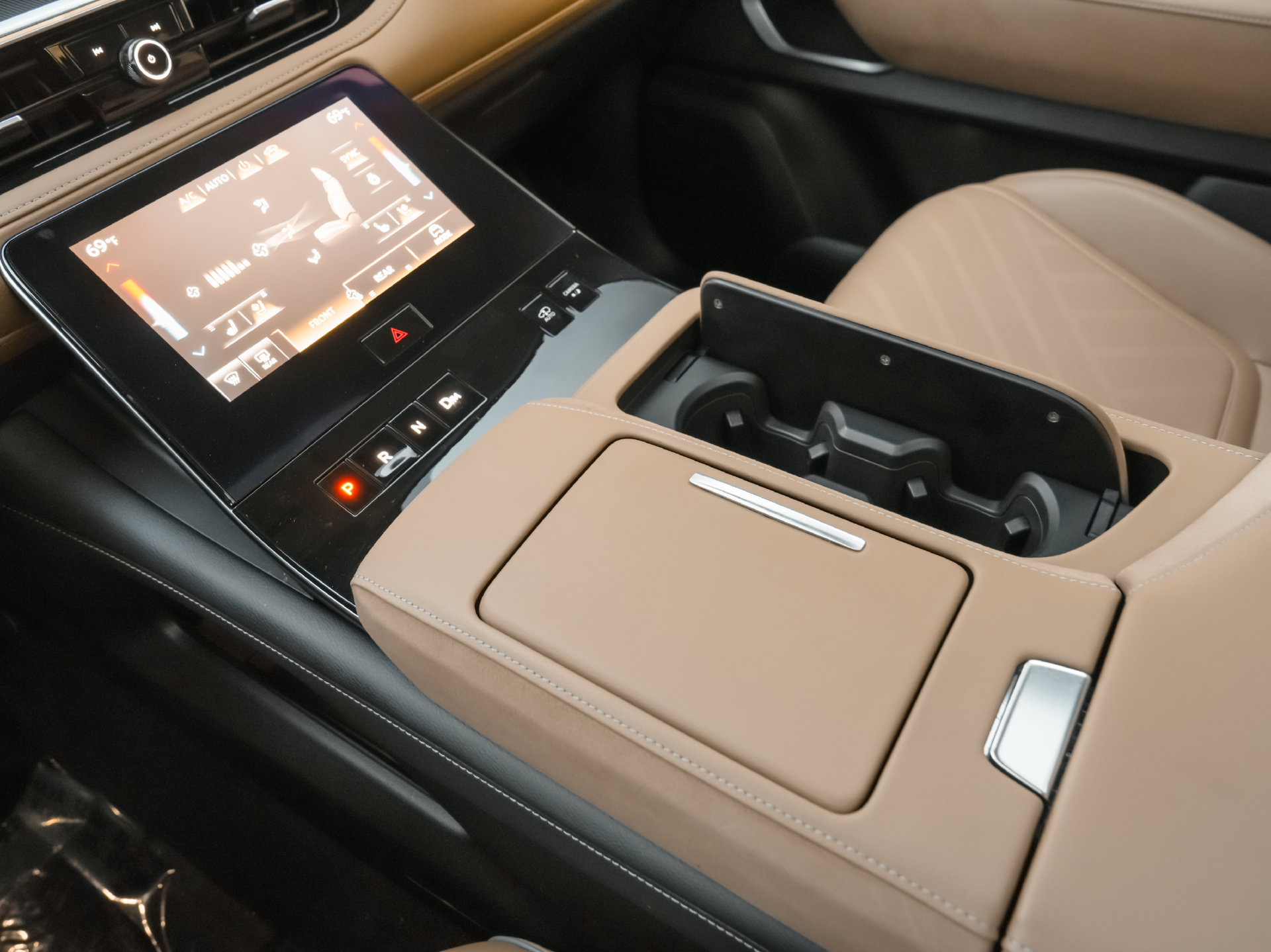 Used 2025 INFINITI QX80 Luxe RWD image 9