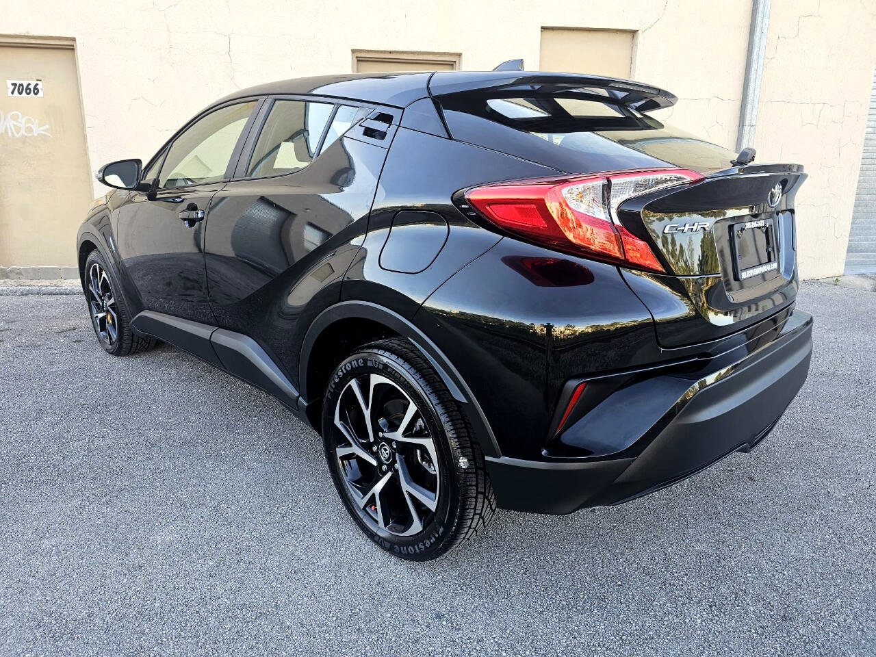 Used 2019 Toyota C-HR Limited image 4