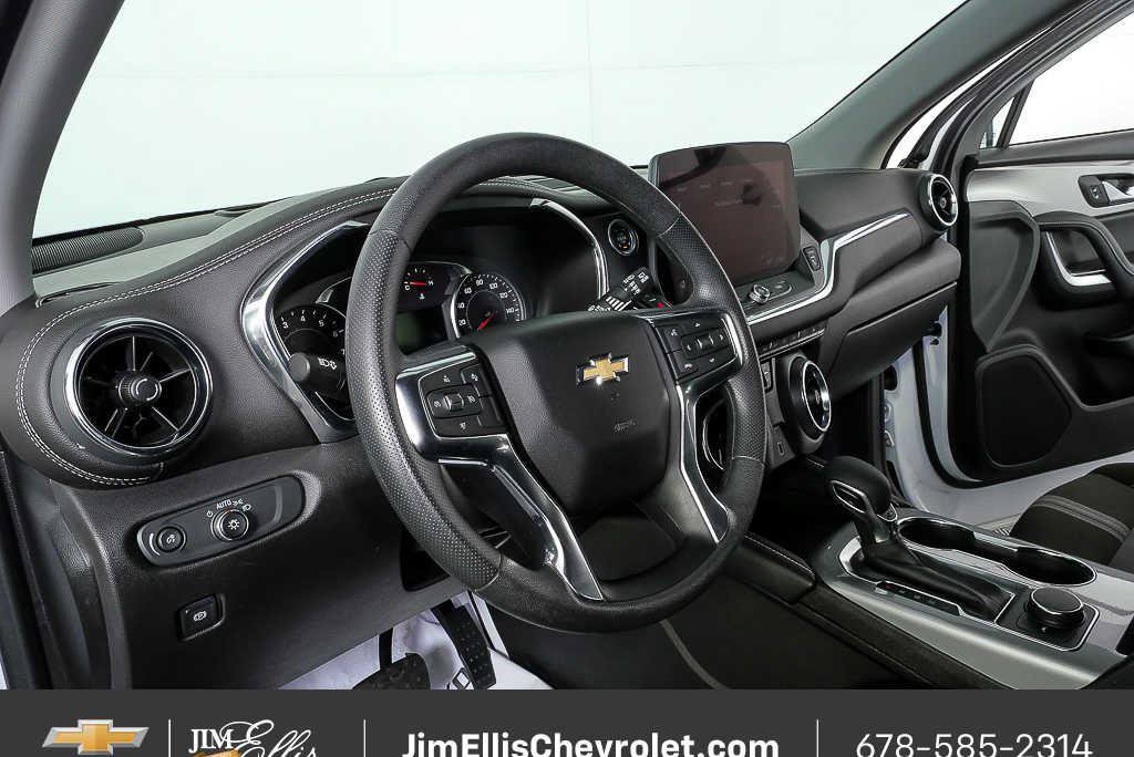 Certified 2025 Chevrolet Blazer LT FWD image 4