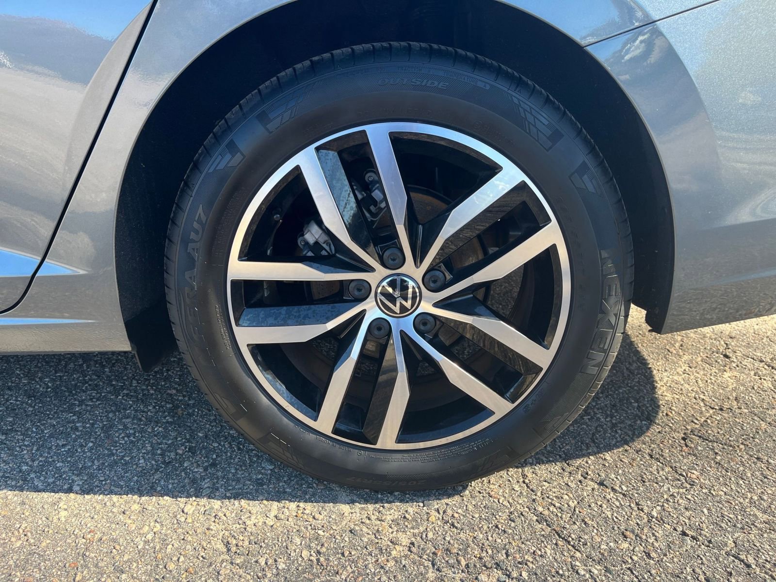 Used 2025 Volkswagen Jetta SE image 24