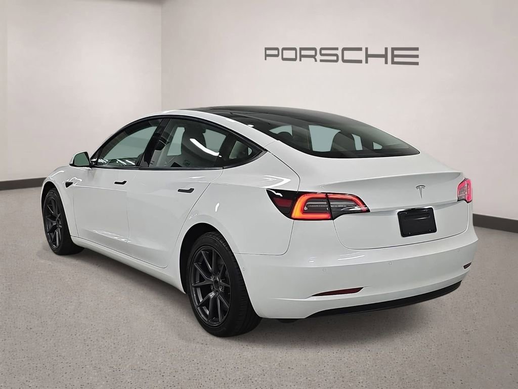 Used 2022 Tesla Model 3 RWD image 3