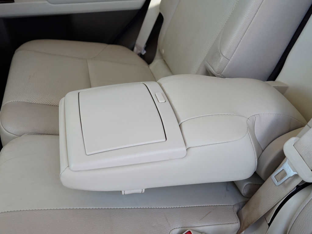 Used 2019 Lexus GX 460 Premium w/ Premium Package image 32