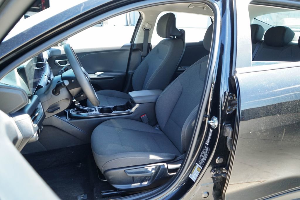 Used 2025 Kia K4 FWD image 7