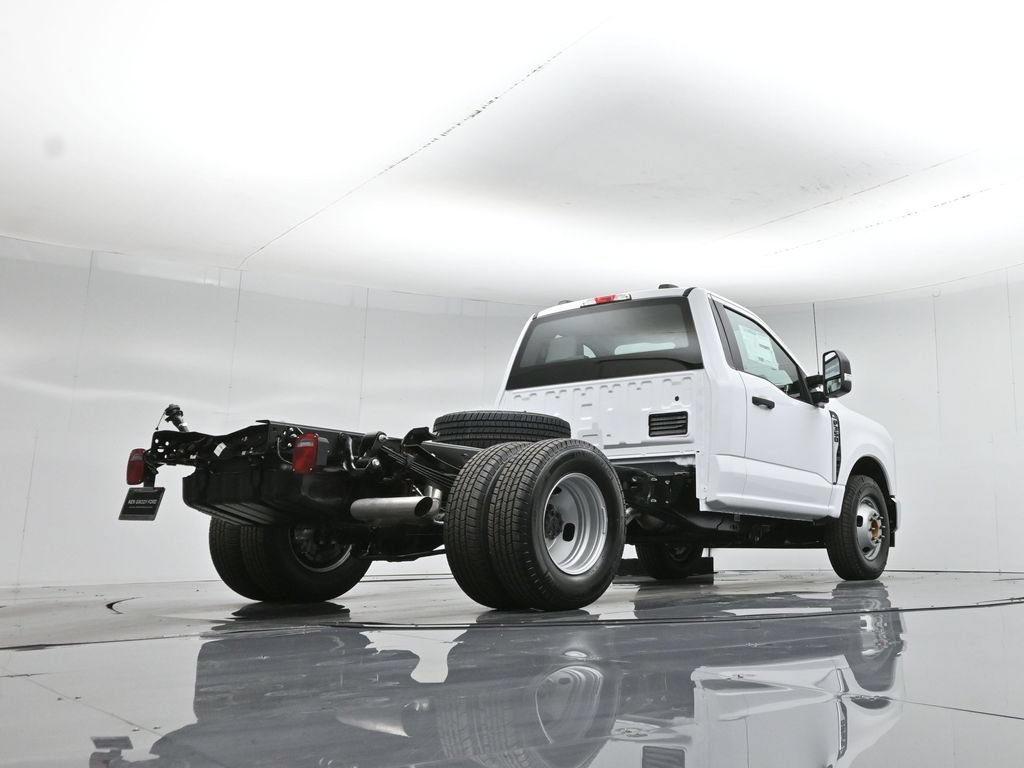 New 2026 Ford F350 XL w/ XL Chrome Package RWD image 36