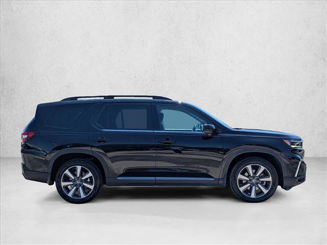 Used 2023 Honda Pilot Touring image 4