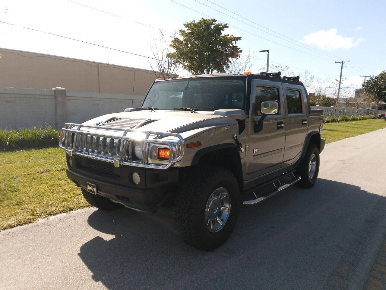 Used 2005 HUMMER H2 SUT w/ Preferred Equipment Group image 4