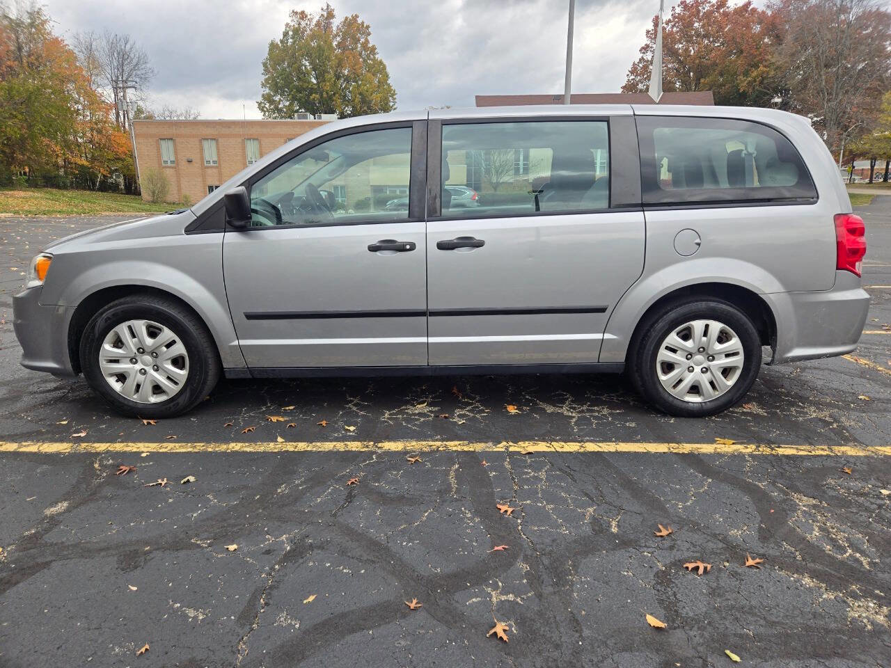 Used 2016 Dodge Grand Caravan American Value Package image 4
