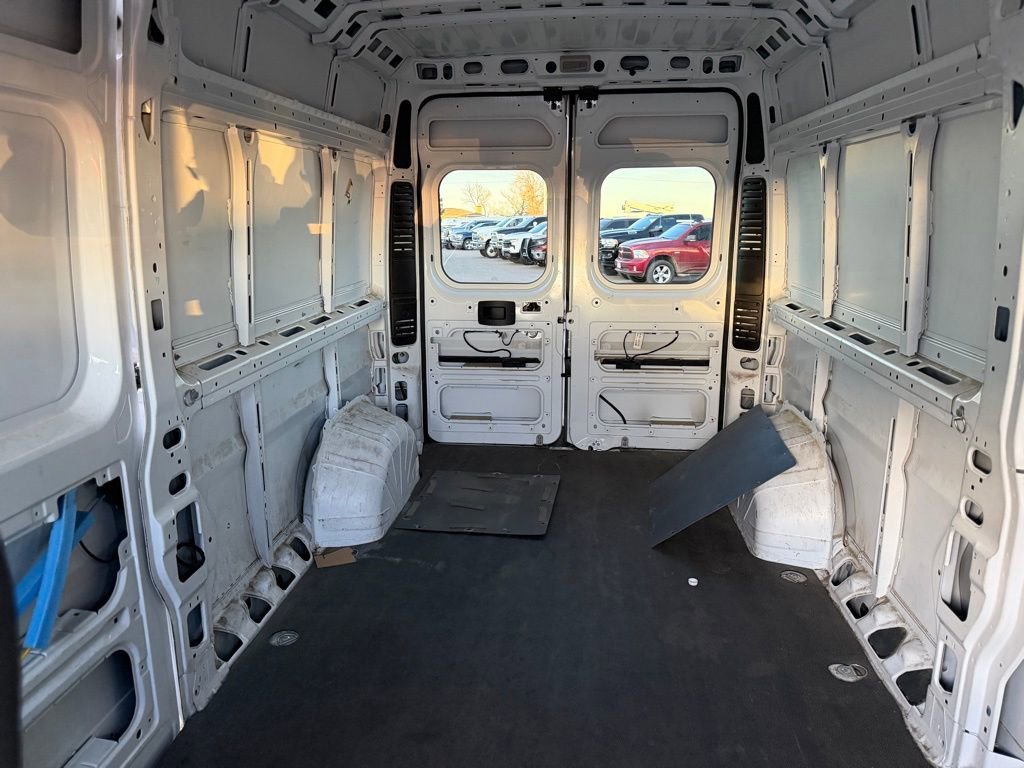 Used 2022 RAM ProMaster 2500 image 21