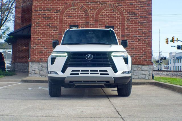 Used 2024 Lexus GX 550 image 2