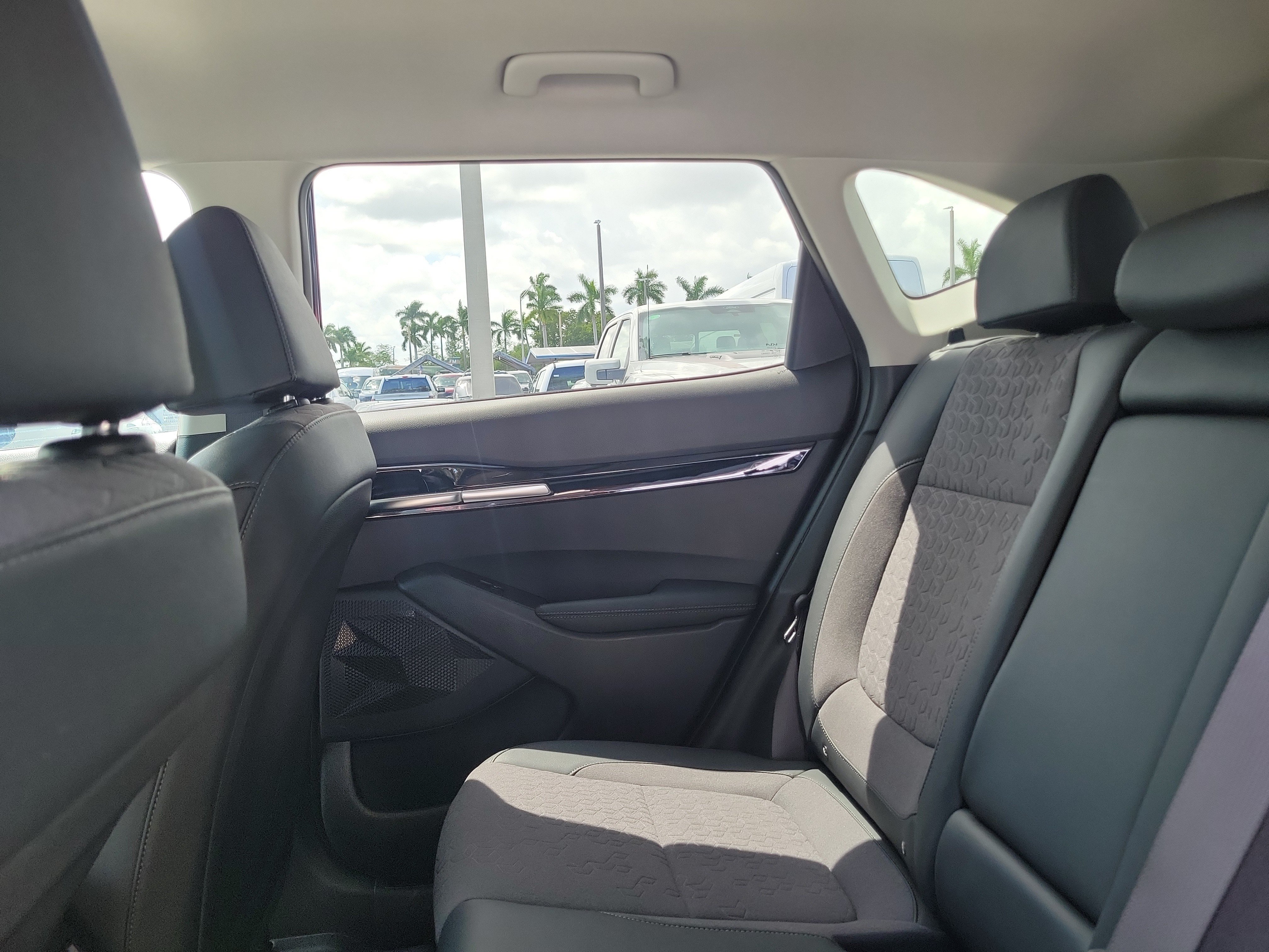 Used 2024 Kia Seltos S FWD image 14