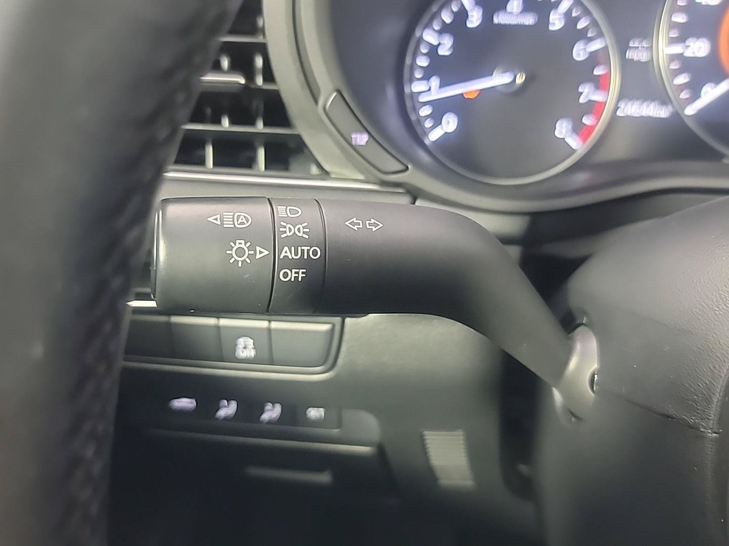 Used 2023 MAZDA MAZDA3 s FWD image 28