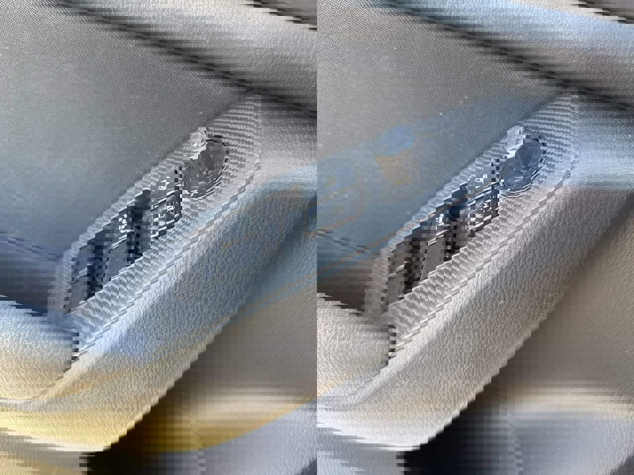 Used 2014 MAZDA MAZDA3 i SV image 26