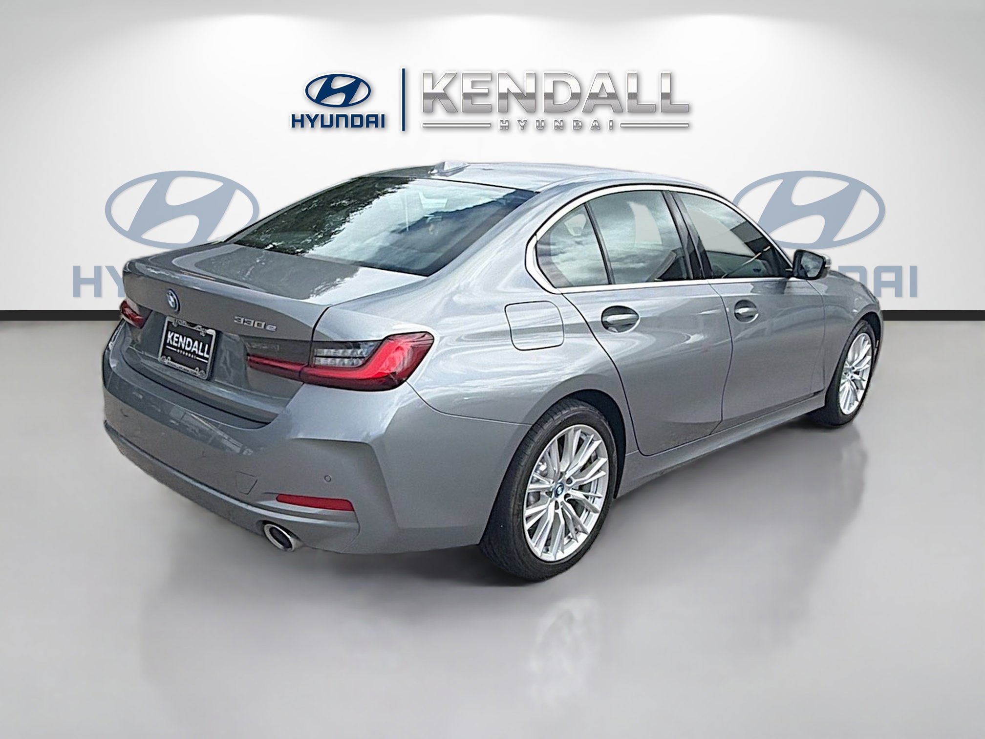 Used 2024 BMW 330e image 6