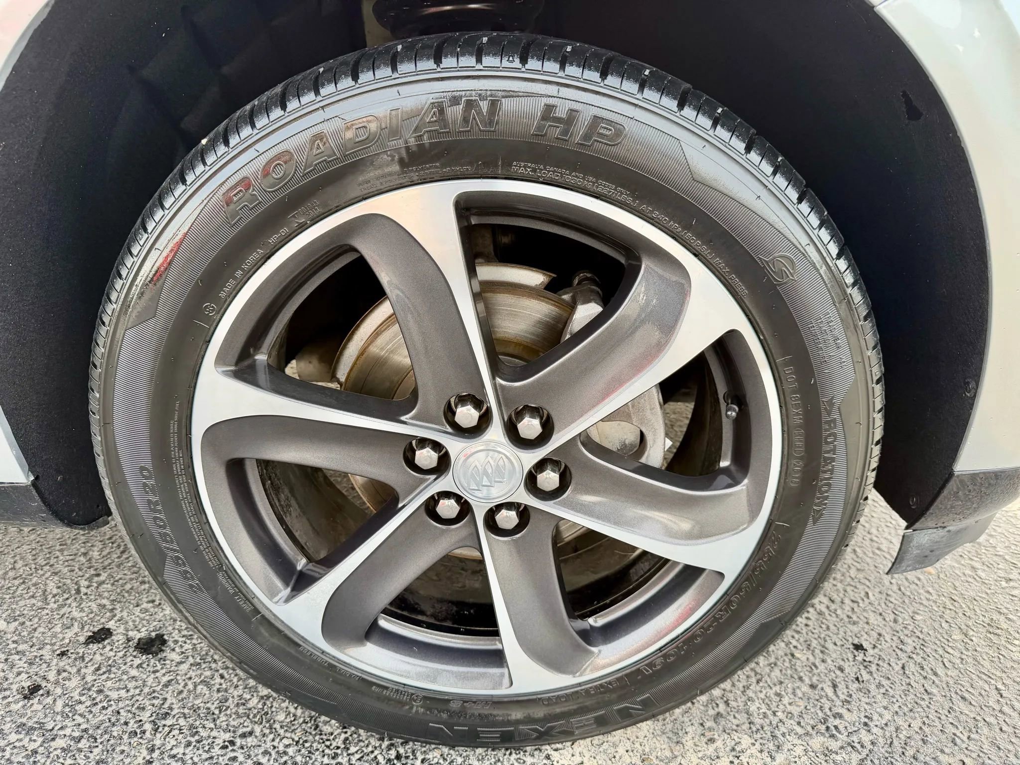 Used 2020 Buick Enclave Essence w/ Sport Touring Edition image 22