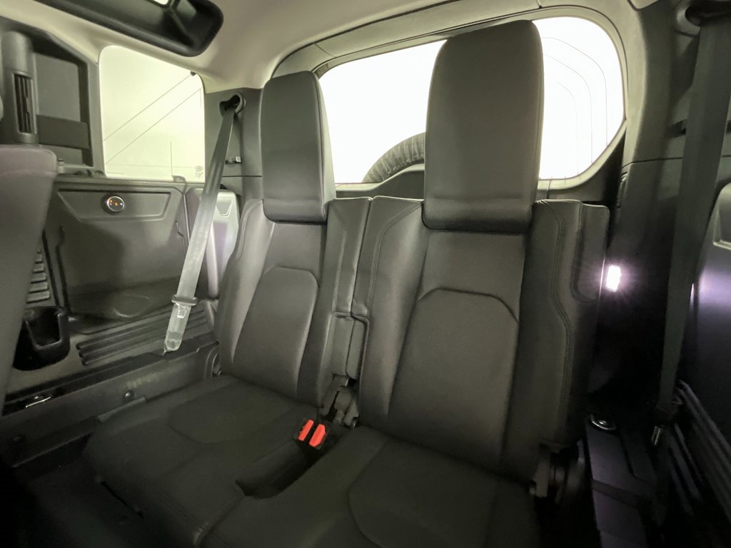 Certified 2023 Land Rover Defender 110 S image 27