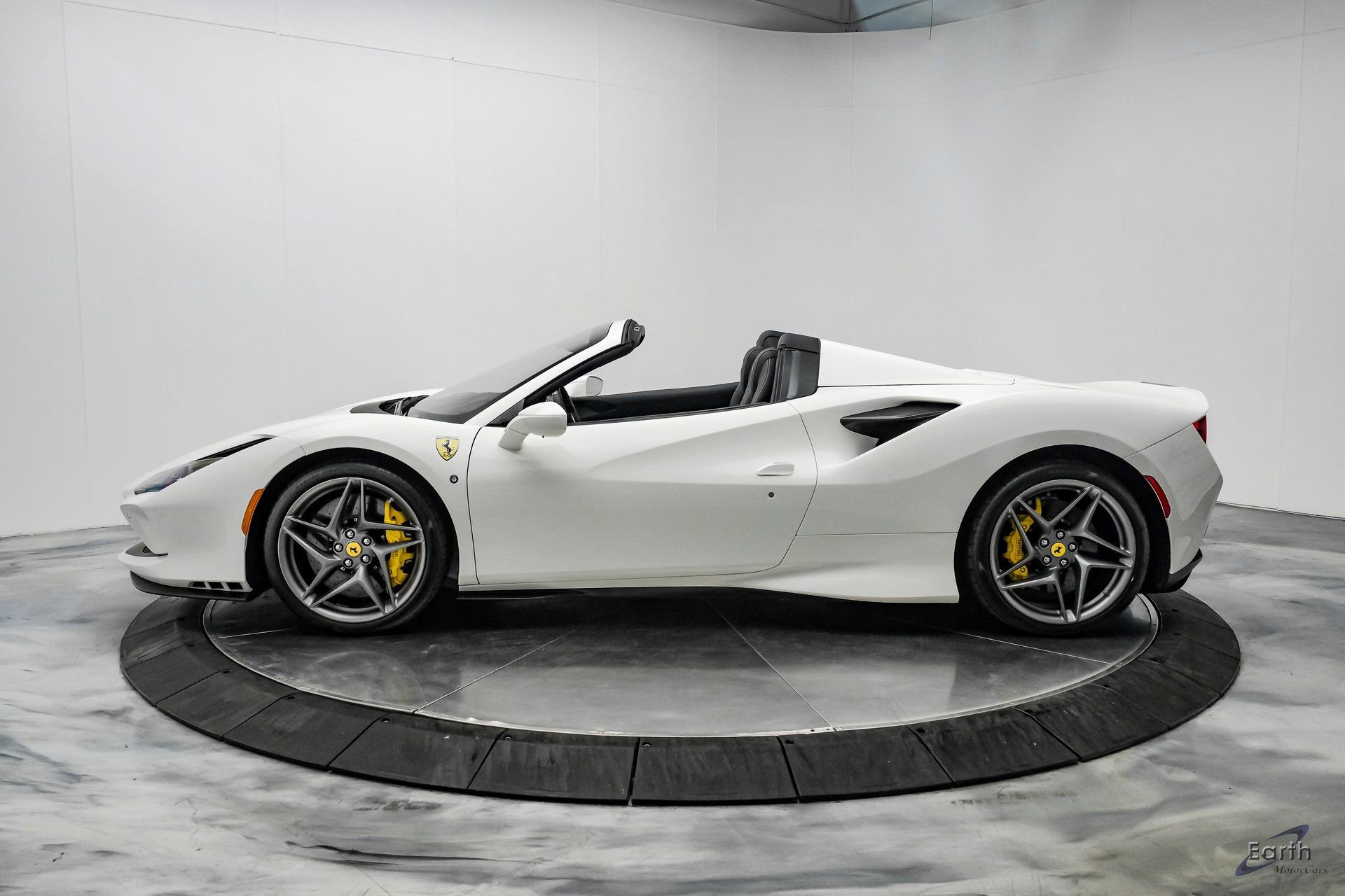 Used 2022 Ferrari F8 Tributo image 11