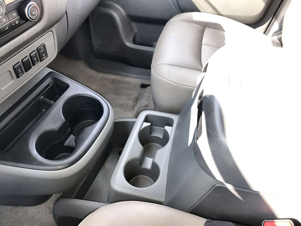 Used 2016 Nissan NV 3500 SL image 19