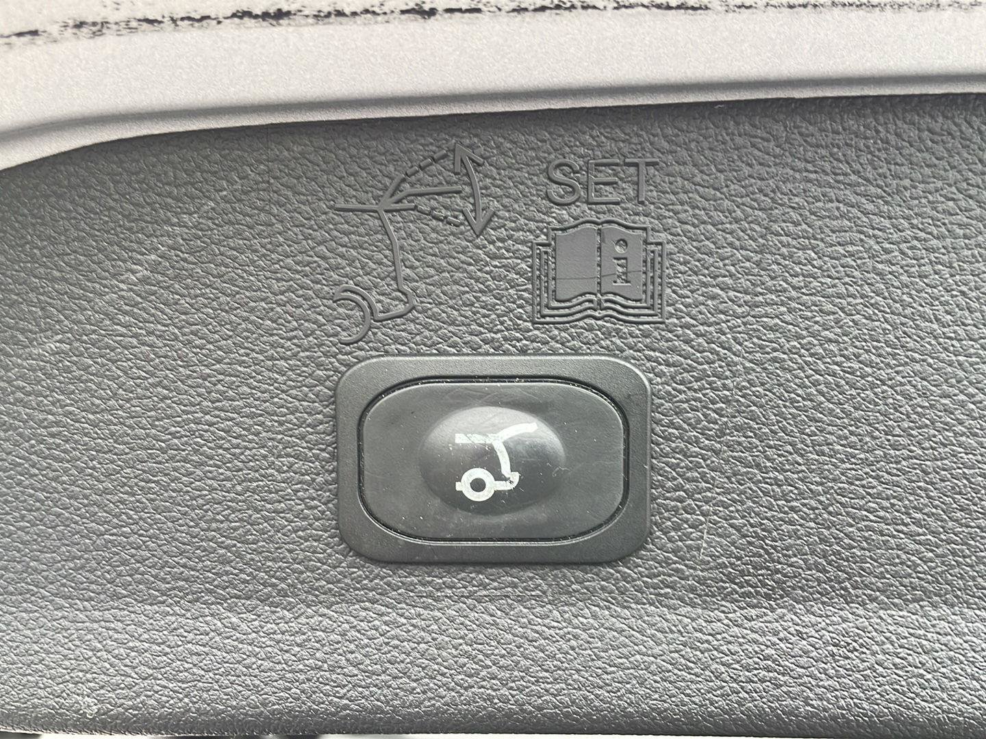 Used 2019 Ford Escape SEL FWD image 30