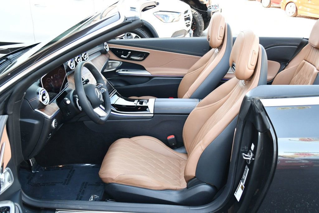 Used 2024 Mercedes-Benz CLE 450 4MATIC Cabriolet image 54