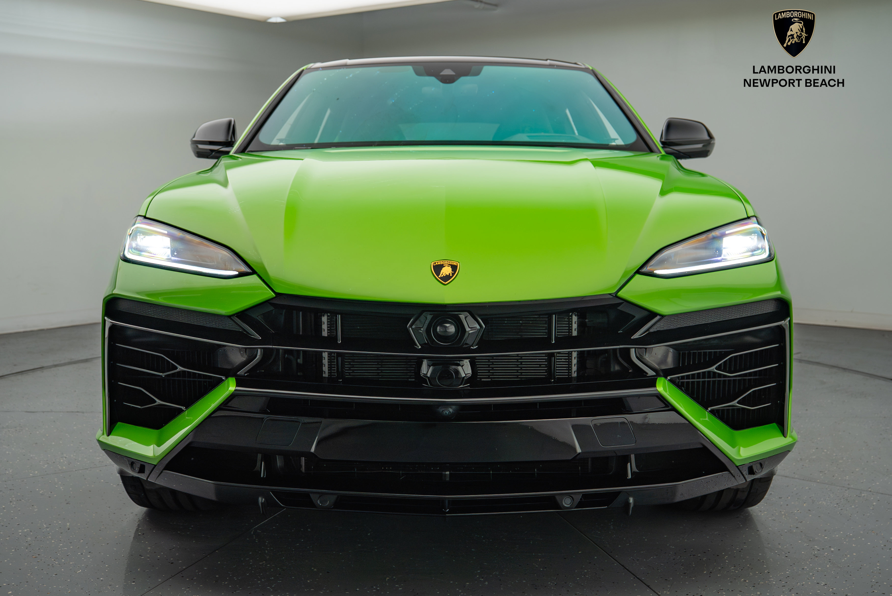 Used 2025 Lamborghini Urus SE image 11