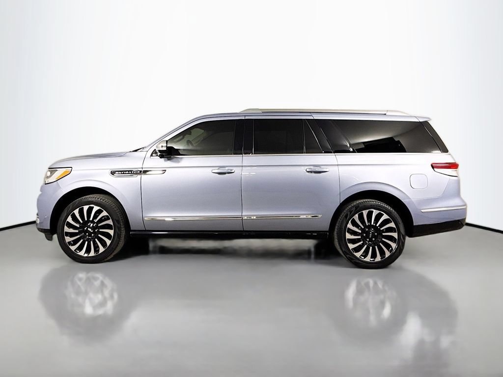 Used 2023 Lincoln Navigator L Black Label AWD/4WD image 8