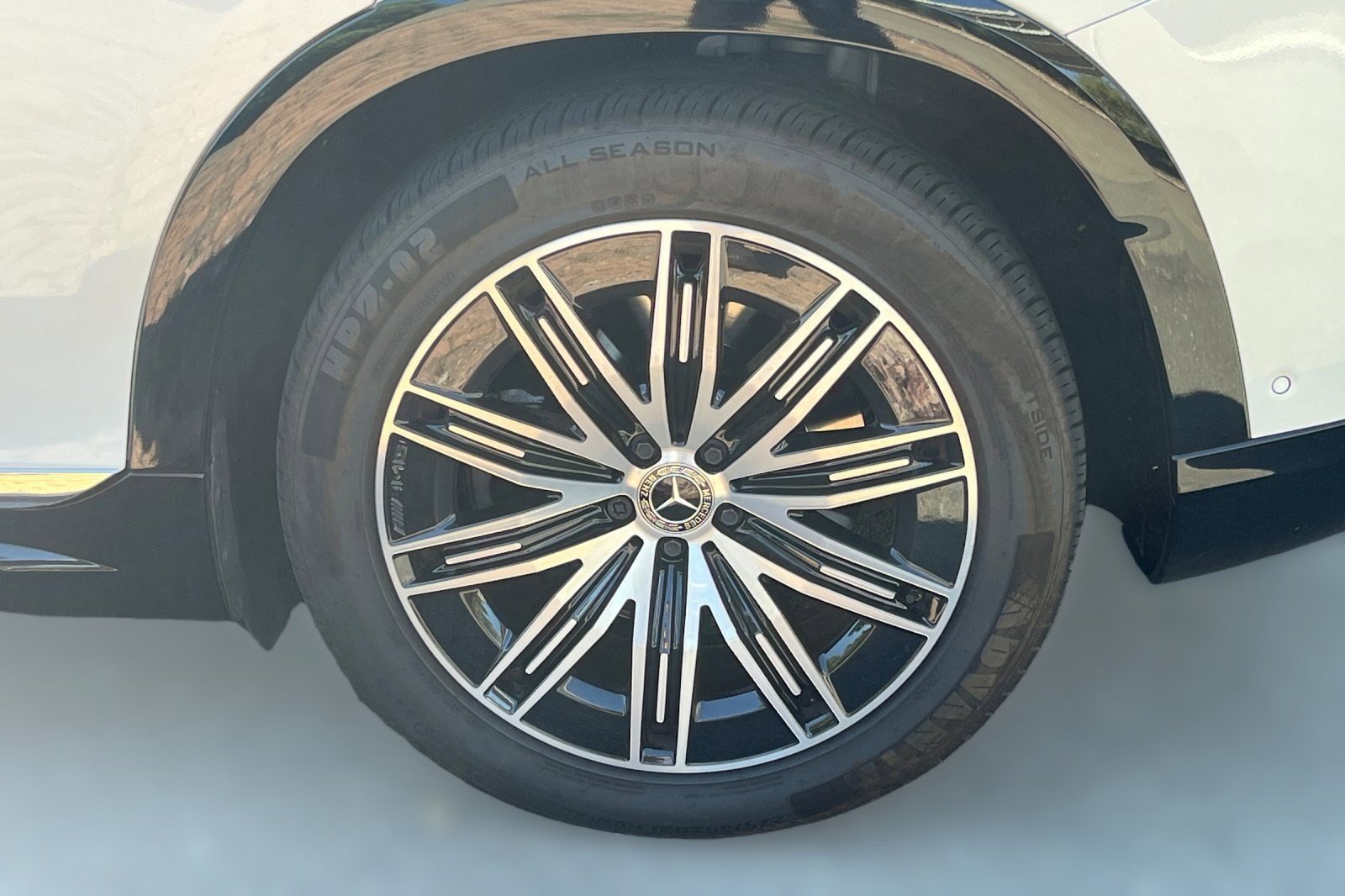 Used 2023 Mercedes-Benz EQS 580 4MATIC SUV image 6