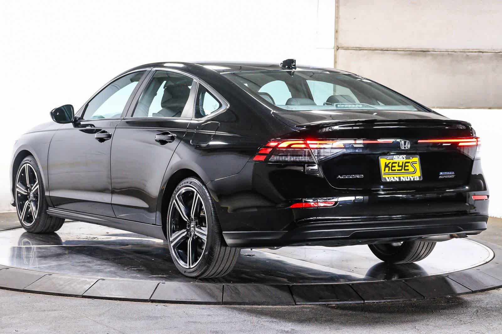 Used 2024 Honda Accord Sport image 8