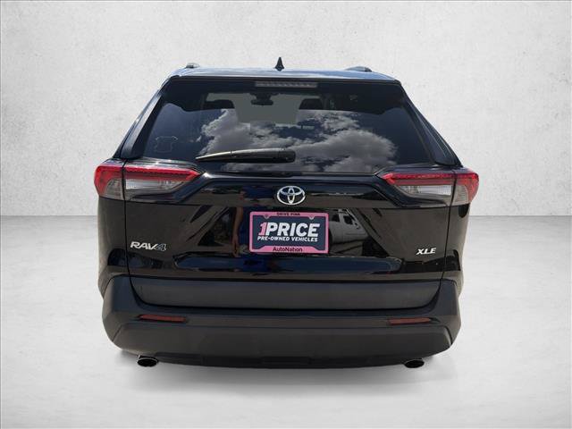 Used 2021 Toyota RAV4 XLE FWD image 4