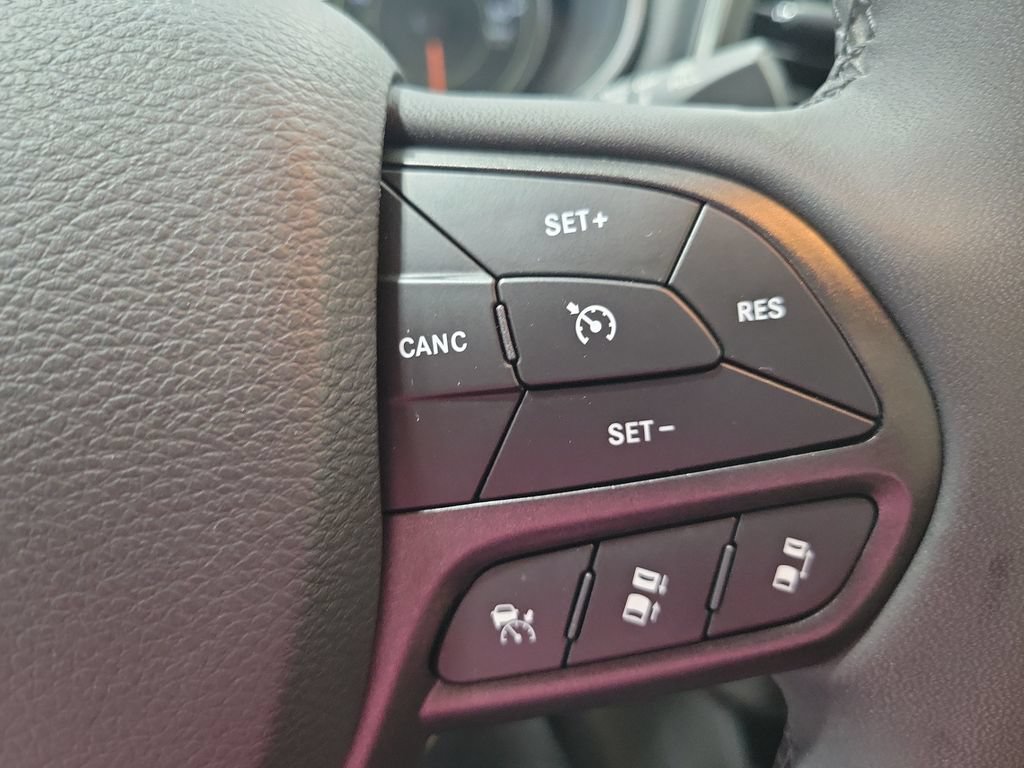 Used 2023 Jeep Cherokee Trailhawk AWD/4WD image 36