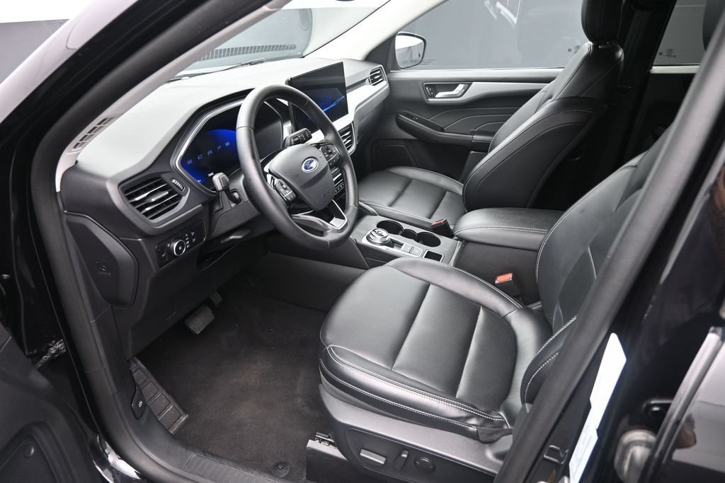 Used 2025 Ford Escape Platinum AWD/4WD image 9