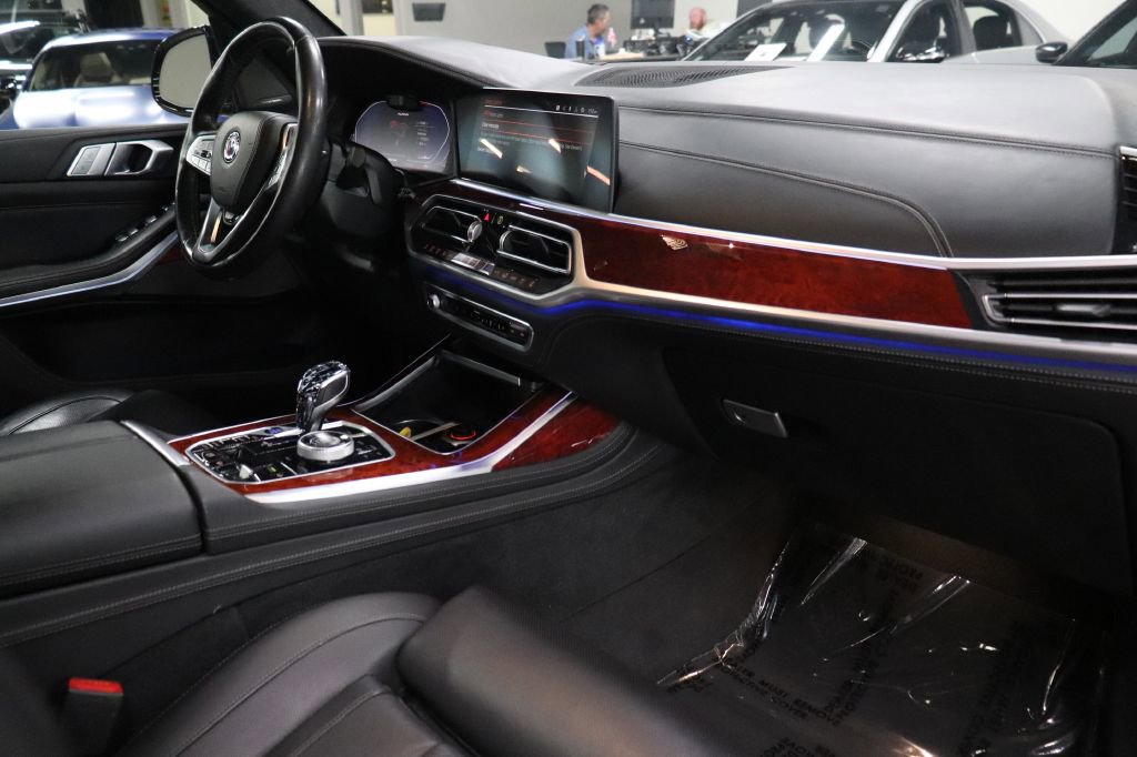 Used 2021 BMW ALPINA XB7 image 26