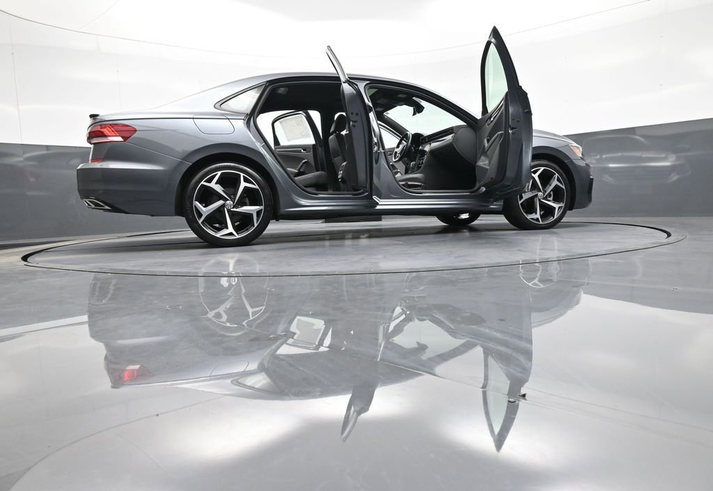 Used 2021 Volkswagen Passat 2.0T R-Line image 47