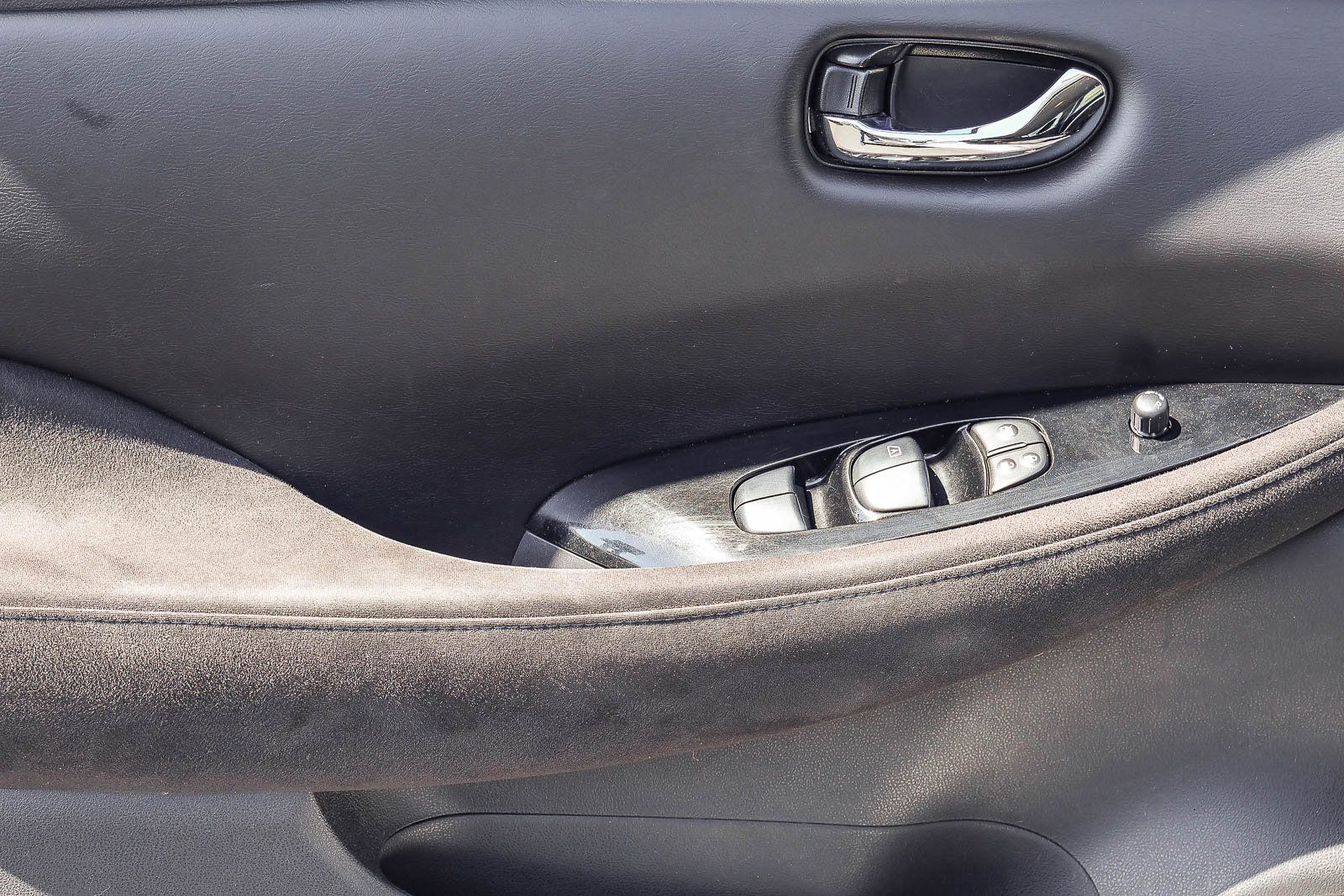 Used 2013 Nissan Leaf SV w/ LED & Quick Charge Pkg FWD image 10