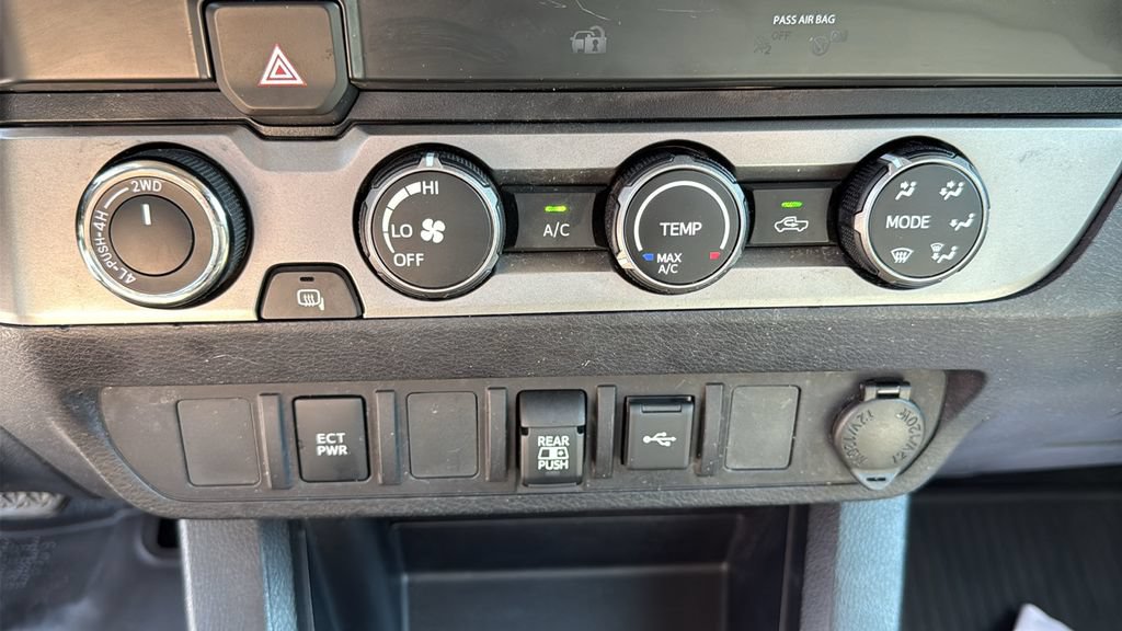 Used 2020 Toyota Tacoma SR5 AWD/4WD image 20
